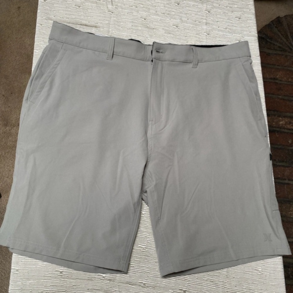 Hurley Men's Light Gray Flat Front Shorts - Picture 5 of 5
